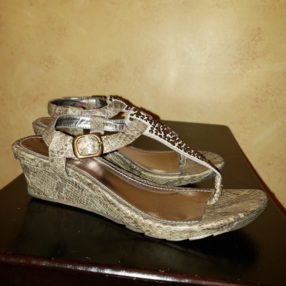 Kenneth Cole Reaction Studded Sandals